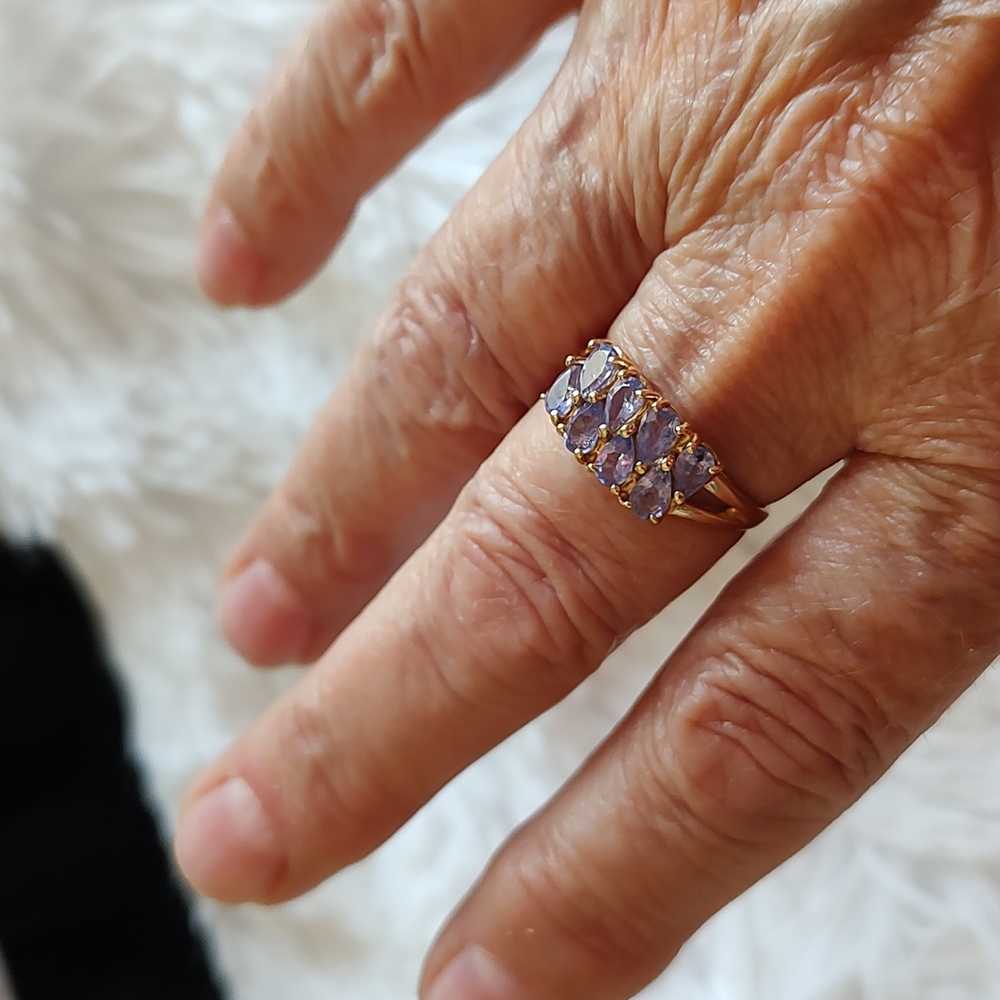 14k Solid Gold Tanzanite Ring - image 3